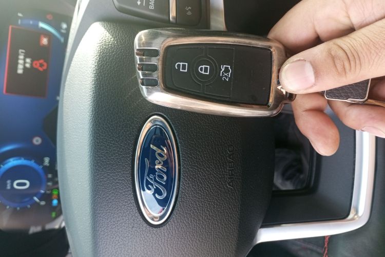 福特 探险者 2020款 EcoBoost 285 四驱运动版ST-LINE 6座中控内饰11