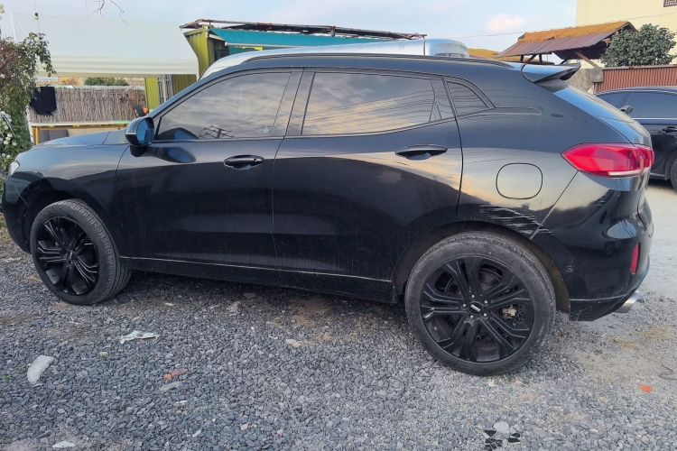 魏牌 VV5 2017款 2.0T 旗舰型车身外观4