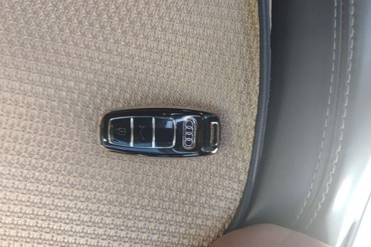 奥迪A6L 2024款 40 TFSI 豪华致雅型中控内饰7001