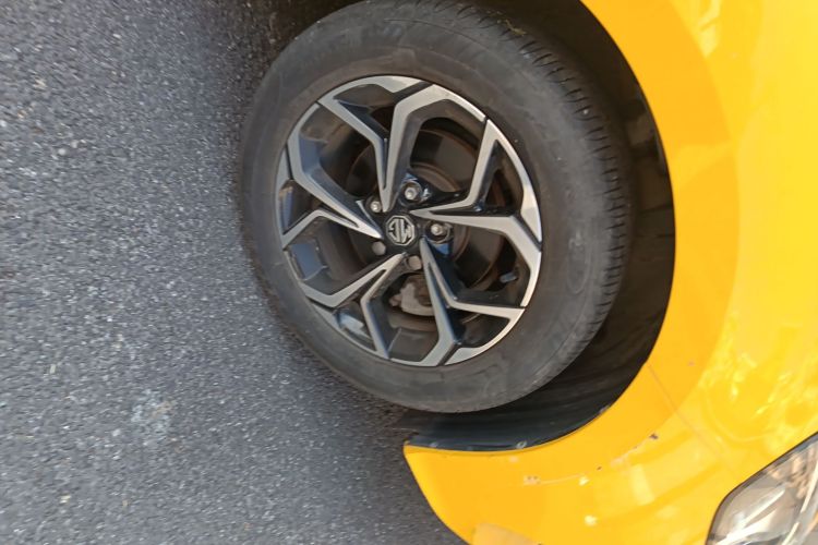 名爵 MG5 2021款 180DVVT CVT青春豪华版车身外观10