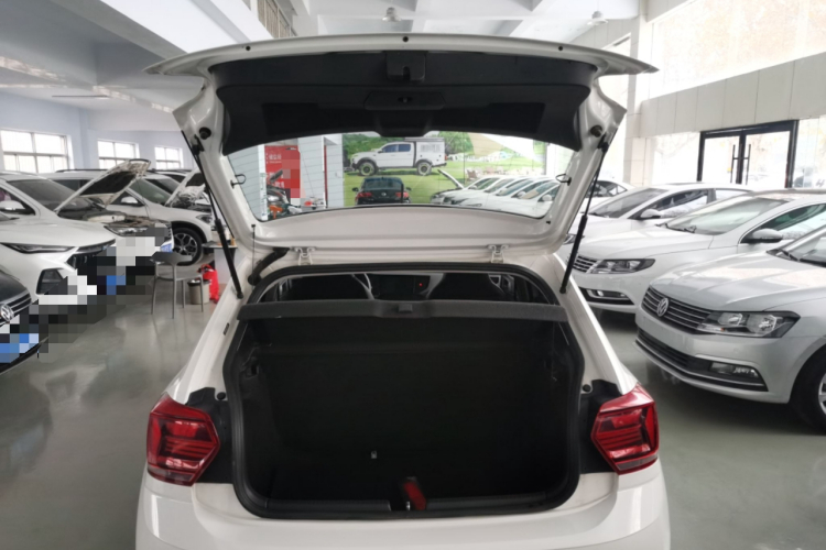 大众 Polo 2019款 Plus 1.5L 自动全景乐享版机舱底盘23
