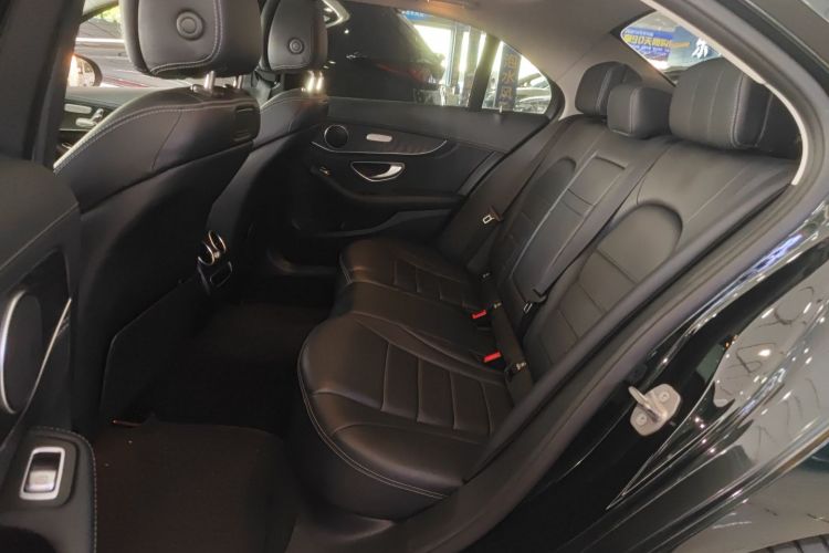 奔驰C级 2019款 C 260 L 运动版中控内饰7004