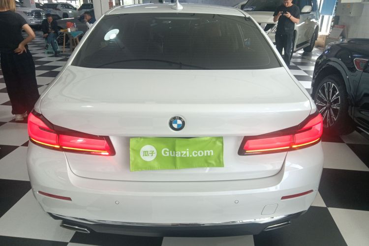 宝马5系 2021款 改款 525Li 豪华套装车身外观6