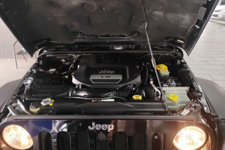 Jeep 牧马人 2015款 3.6L Rubicon 四门舒享版局部细节24