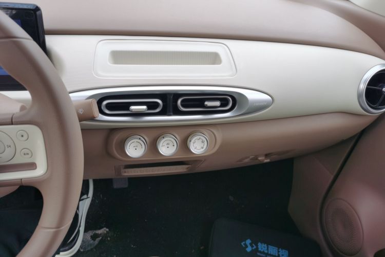 五菱汽车 宏光MINIEV 2025款 四门版 进阶款中控内饰16