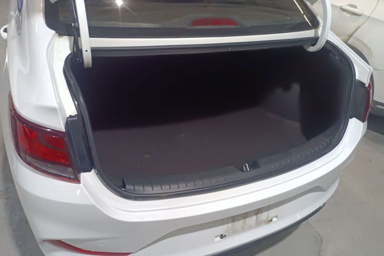 现代 悦动 2018款 1.6L 自动悦目版GL 国VI局部细节23