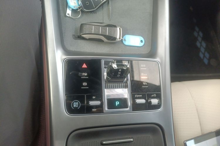 比亚迪 海豹07 DM-i 2025款 智驾版 DM-i 1.5L 125km 豪华型中控内饰18