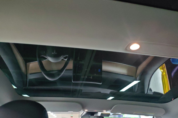 特斯拉 Model 3 2022款 后轮驱动版中控内饰22