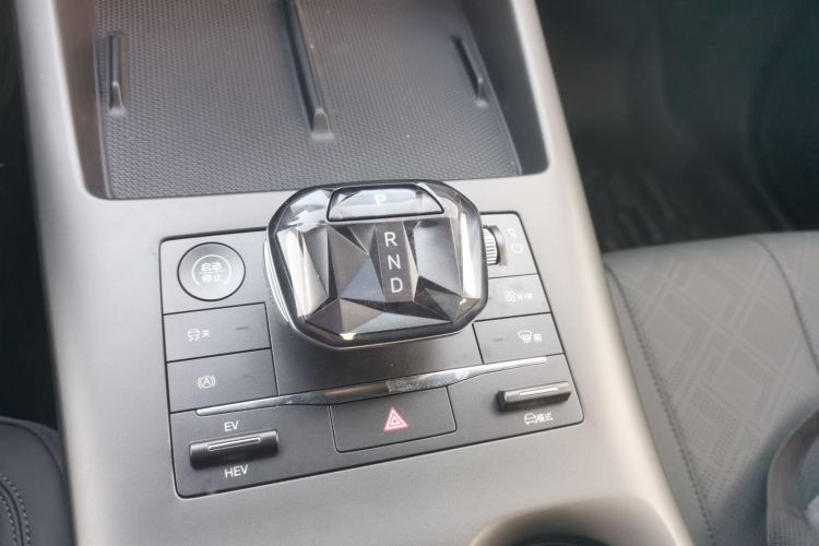 比亚迪 秦PLUS 2025款 DM-i 智驾版 55KM领先型局部细节18