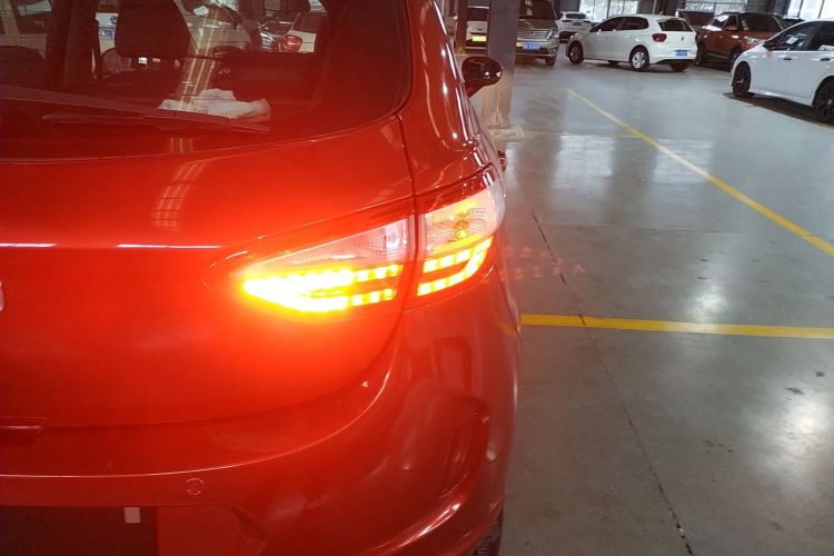 凯翼C3R 2015款 1.5L 手动金钻版车身外观9