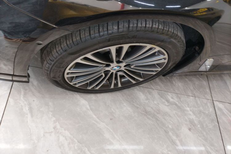 宝马5系 2018款 改款 530Li 尊享型 豪华套装车身外观6007