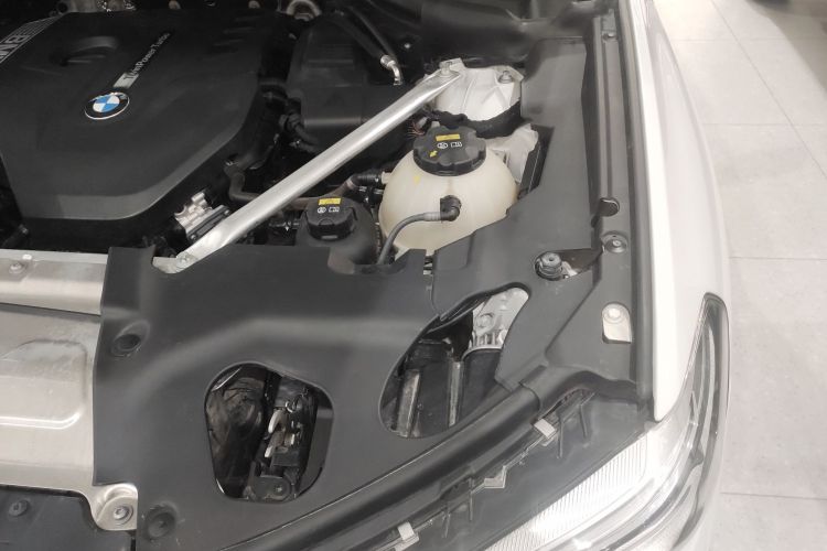 宝马X4 2019款 xDrive25i M运动套装机舱底盘26