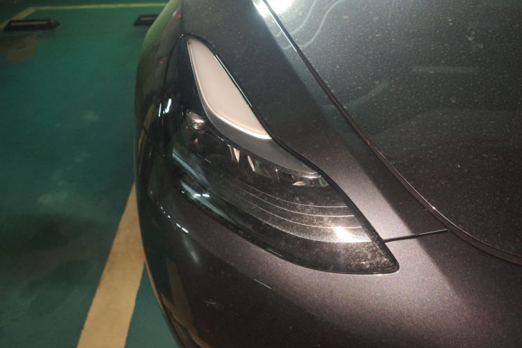 特斯拉 Model Y 2024款 后轮驱动版车身外观8