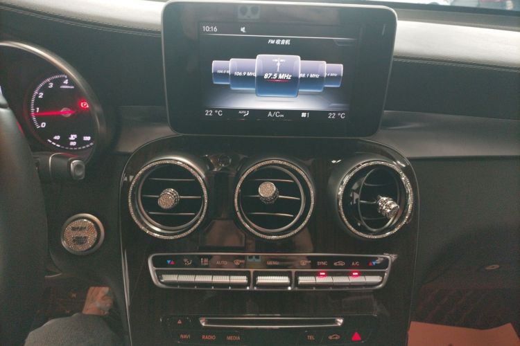 奔驰GLC 2017款 GLC 260 4MATIC 动感型中控内饰16