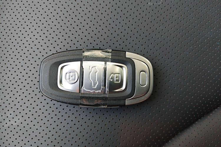 红旗E-QM5 2023款 改款 基础出行版中控内饰11