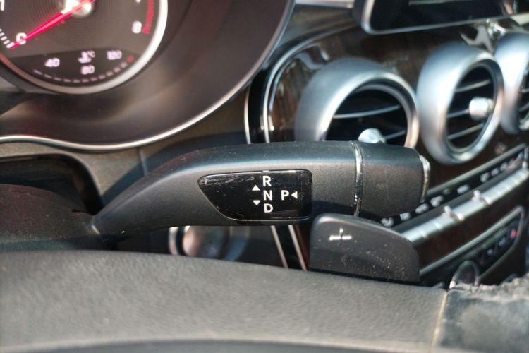 奔驰C级 2017款 改款 C 180 L 时尚型中控内饰18