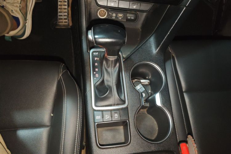 起亚KX5 2016款 1.6T 自动两驱DLX中控内饰18