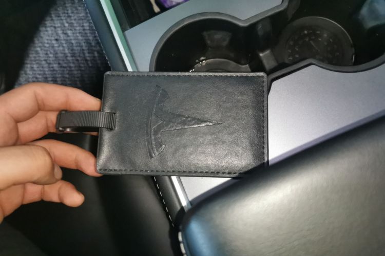 特斯拉 Model Y 2022款 长续航全轮驱动版中控内饰7001