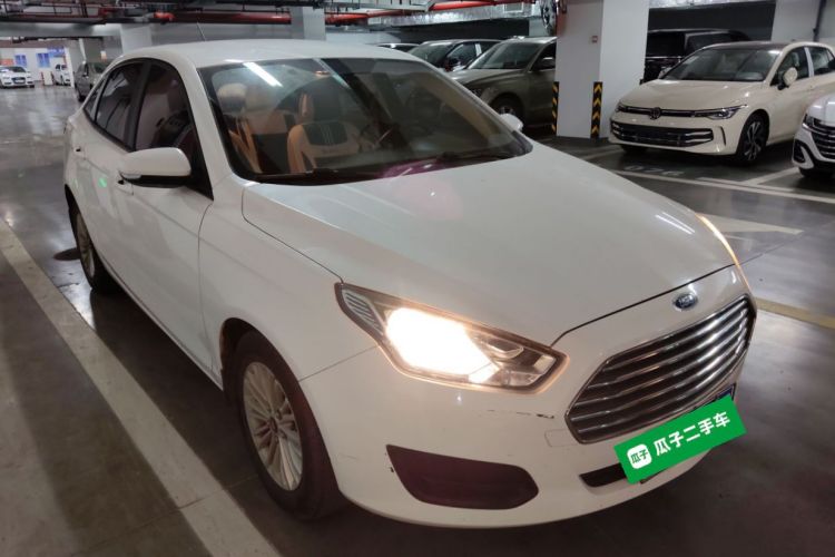 福特 福睿斯 2017款 改款 1.5L 手动舒适型车身外观3