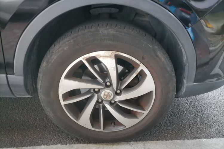 宝骏560 2016款 1.8L iAMT豪华型车身外观10