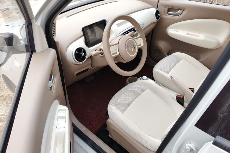 五菱汽车 宏光MINIEV 2025款 四门版 进阶款中控内饰7003