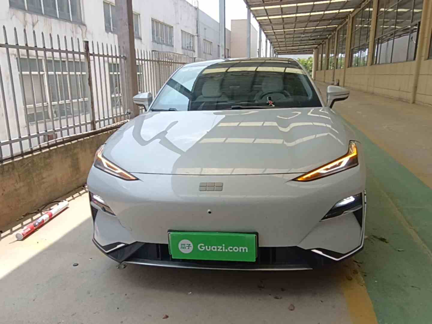 吉利银河 银河E8 2024款 665km 后驱星舰 远航版(1)