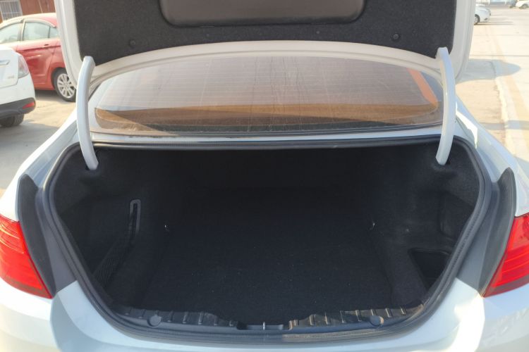 宝马5系 2014款 525Li 领先型机舱底盘23