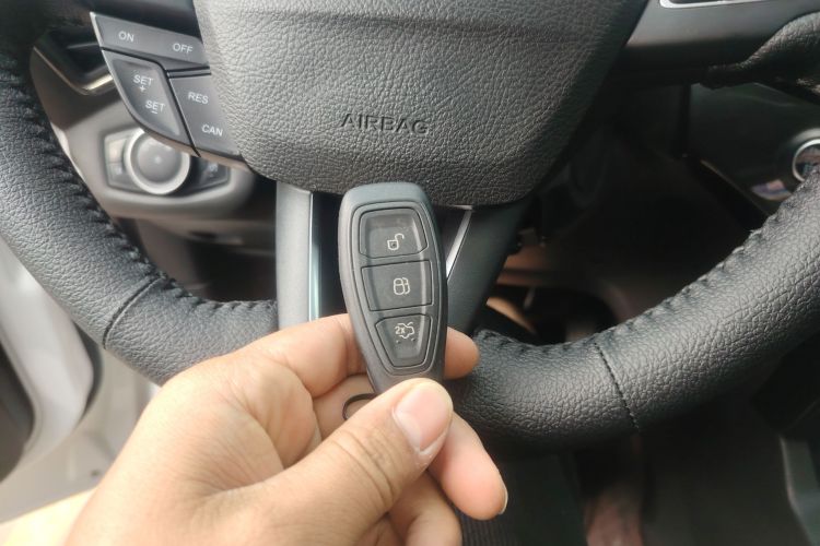 福特 翼虎 2019款 EcoBoost 180 两驱豪翼型 国VI中控内饰7001