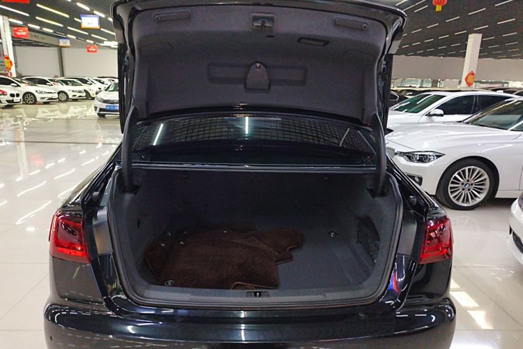 奥迪A6L 2018款 30周年年型 TFSI 进取型机舱底盘23