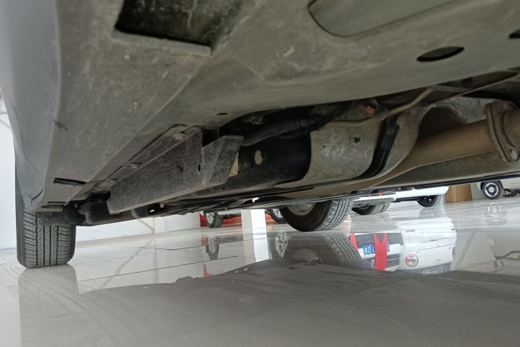 别克 昂科威 2021款 532T 两驱豪华型机舱底盘29