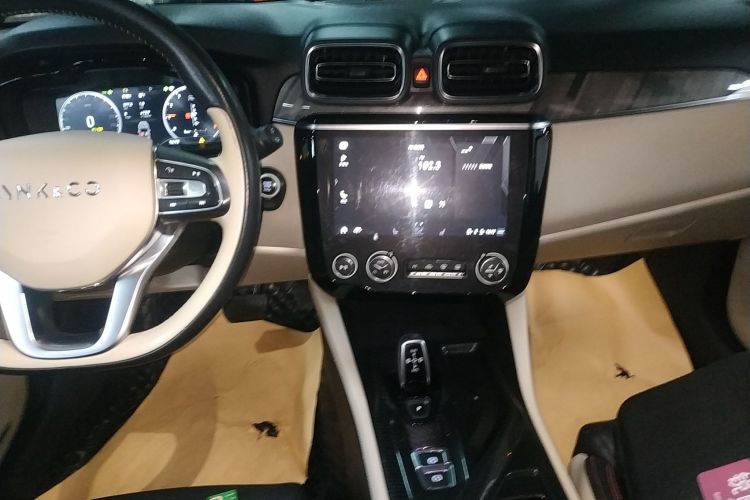 领克02 2018款 1.5T DCT两驱耀Pro版 国V中控内饰16