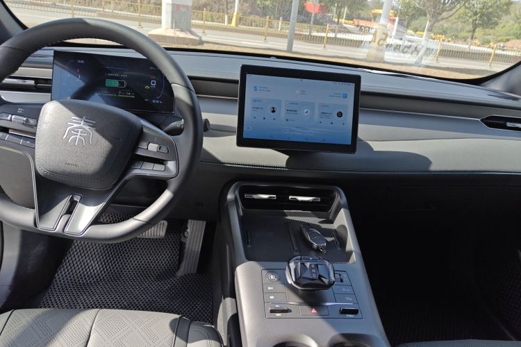 比亚迪 秦PLUS 2023款 冠军版 DM-i 55KM领先型中控内饰16