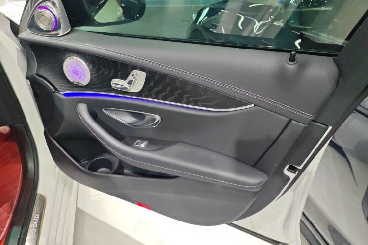 奔驰E级(进口) 2023款 E 260 时尚型运动版中控内饰7005
