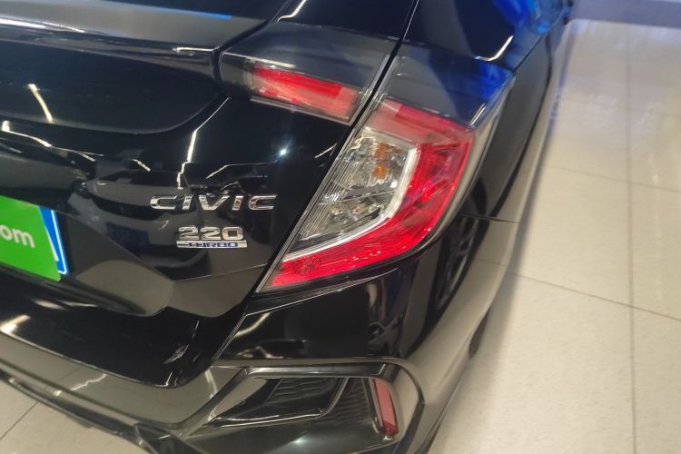 本田 思域 2021款 HATCHBACK 220TURBO CVT潮酷控车身外观9