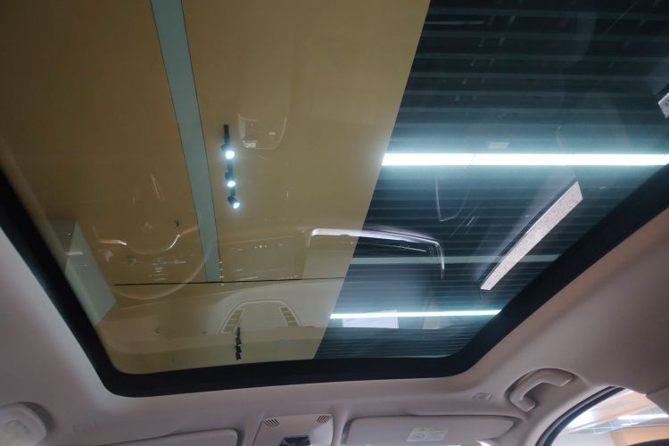 宝马iX1 2025款 eDrive25L M运动套装中控内饰22