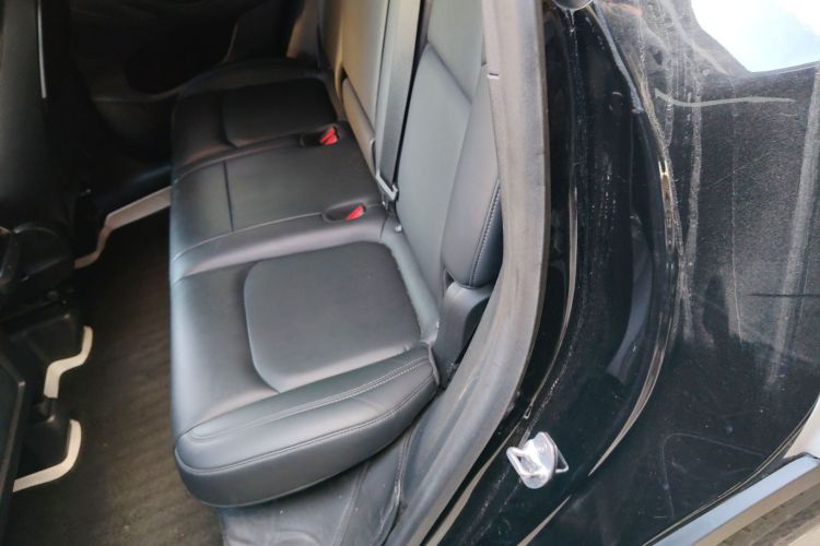 特斯拉 Model Y 2021款 标准续航后驱版中控内饰21