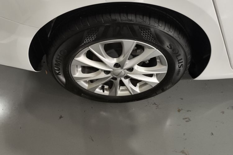 荣威i5 2023款 1.5L 手动舒享版车身外观6008