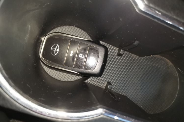 丰田 卡罗拉 2018款 1.2T S-CVT GL智享版中控内饰11