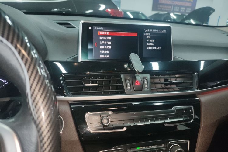 宝马X1 2020款 sDrive20Li 时尚型中控内饰16