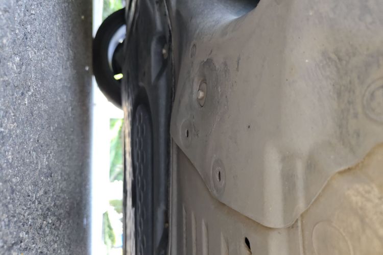 奔驰C级 2023款 C 260 L 皓夜运动版局部细节9004