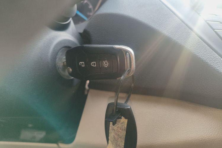 福特 福睿斯 2015款 1.5L 手动舒适型中控内饰11