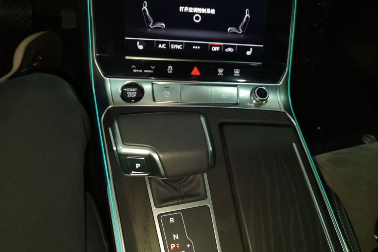 奥迪A6L 2024款 45 TFSI quattro 臻选动感型中控内饰18