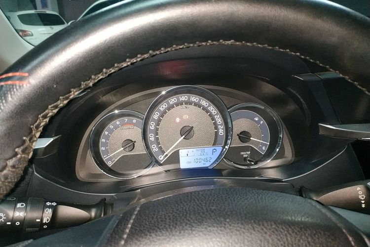 丰田 雷凌 2014款 1.6G CVT精英版中控内饰14