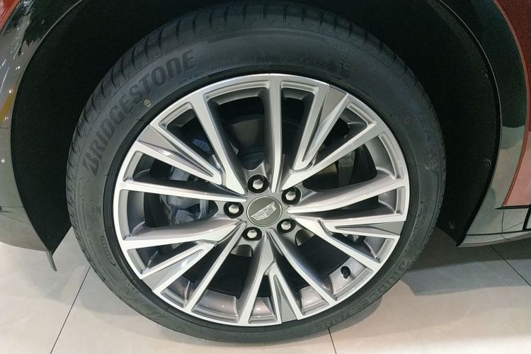 凯迪拉克GT4 2023款 25T 豪华型车身外观6007