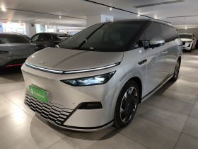 小鹏X9 2024款 640四驱高性能Max