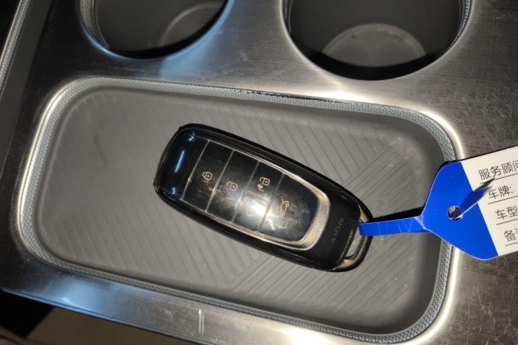 埃安 AION Y 2023款 Younger中控内饰7001