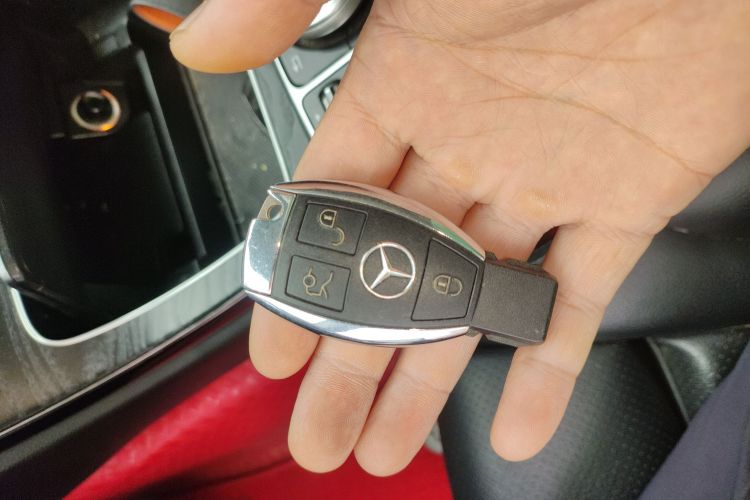 奔驰C级 2018款 C 200 L 运动版中控内饰7001