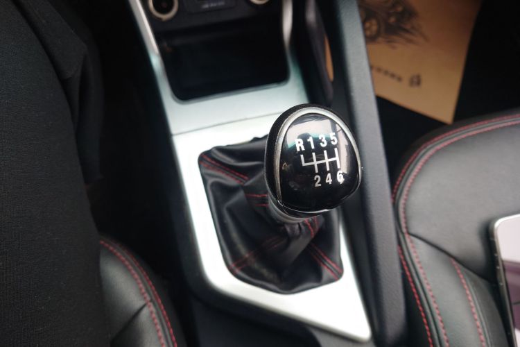 江汽集团 瑞风S3 2016款 1.5L 手动豪华智能型中控内饰18