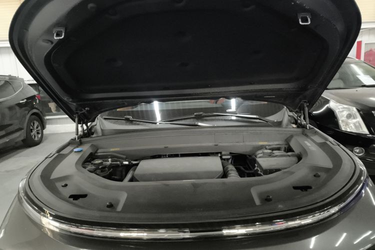 理想汽车 理想L8 2023款 Pro机舱底盘24