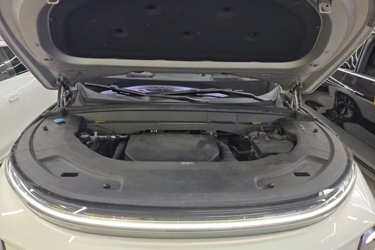 理想汽车 理想L7 2023款 Air机舱底盘24